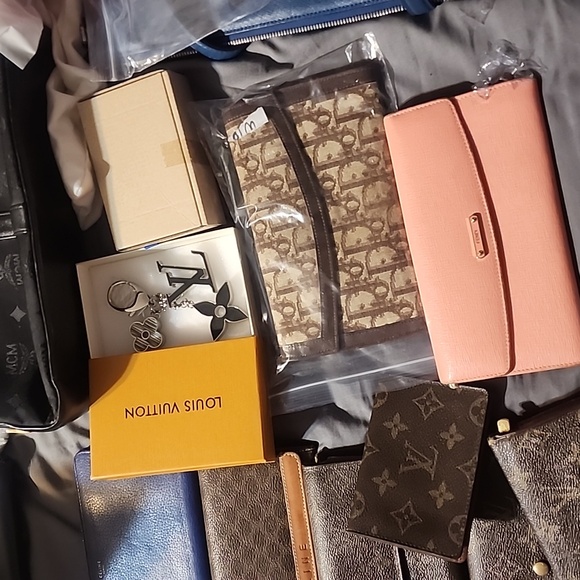 Louis Vuitton,  fendi, mcm burberry, Celine YSL, dior. Prada chanel,Cartier - Picture 2 of 6